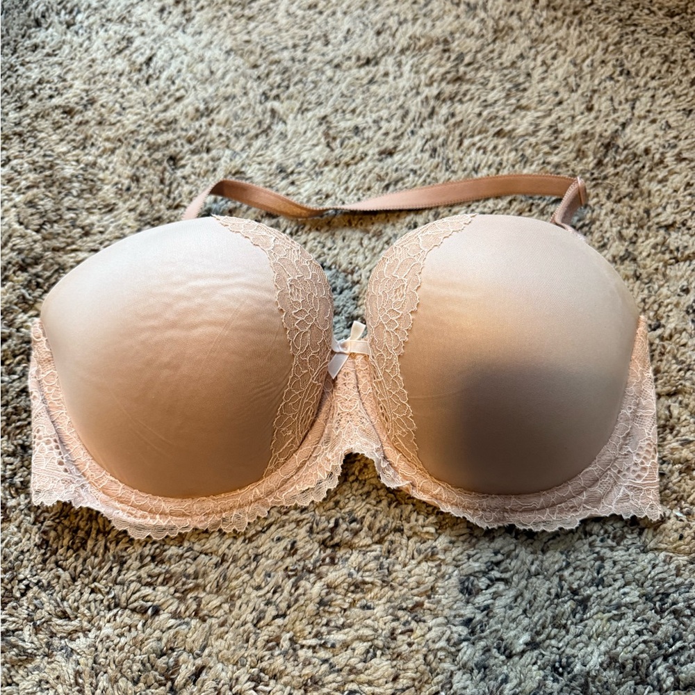 Victoria's Secret Strapless Lace Accent Bra in Cream